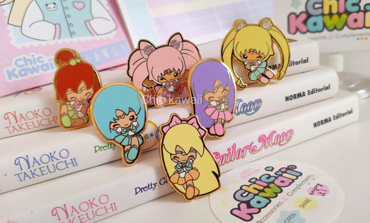 Chic kawaii sailor moon style pin lot.